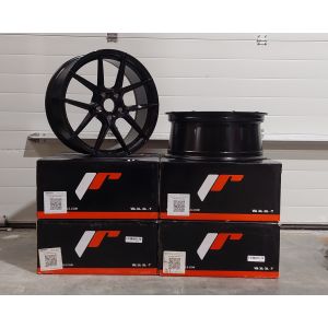 JR-Wheels JR30 ZWEITE CHANCE Felgen 19 Zoll 8J + 8.5J ET40 5x120 Flow Form Gloss Black